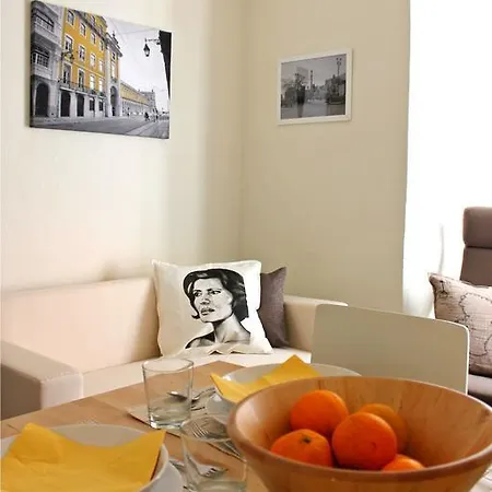 Window To I Лісабон